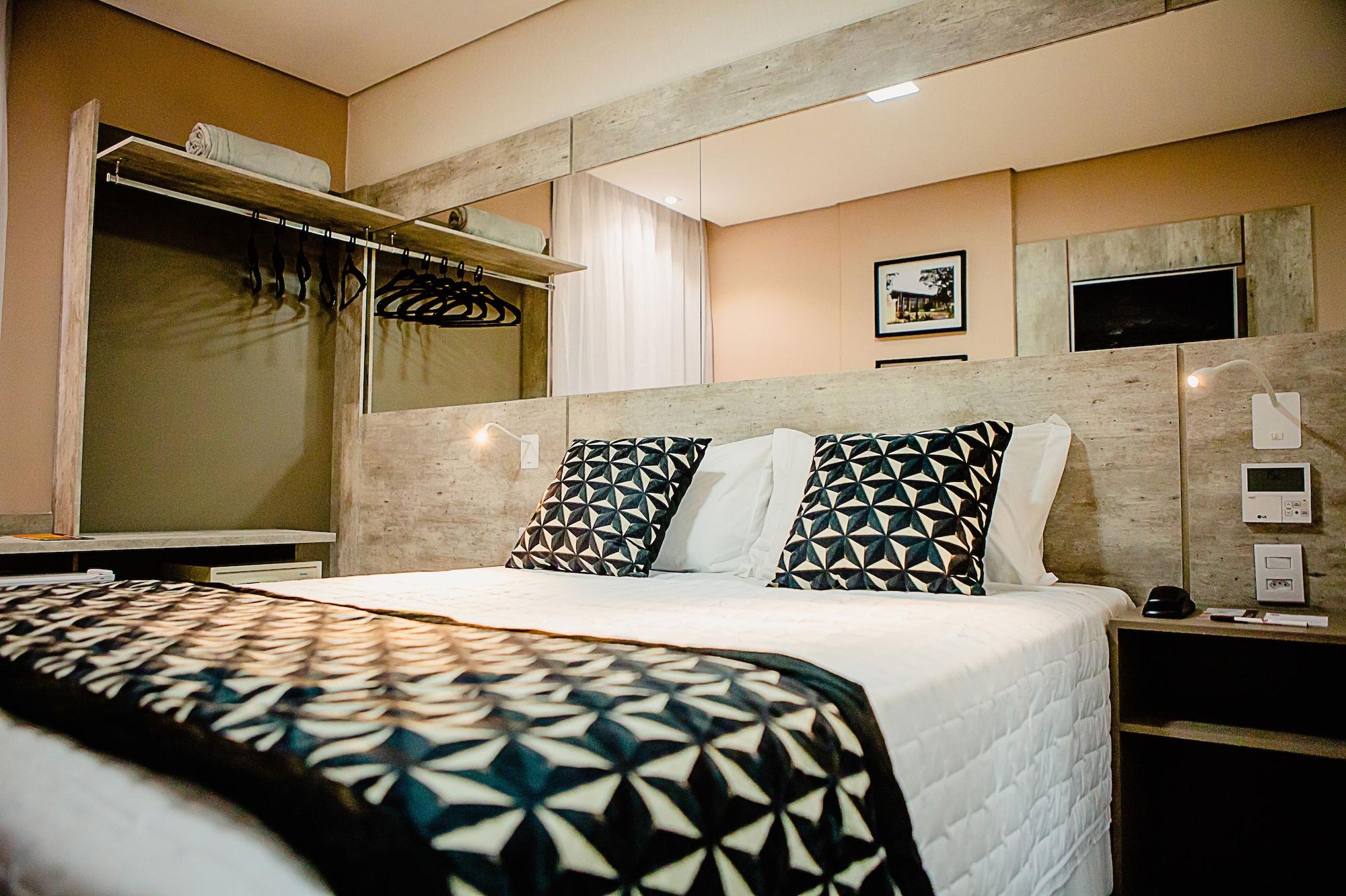 Bristol Vicosa Hotel Экстерьер фото